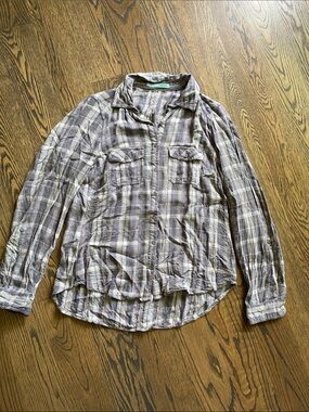 Maurice’s Gray Plaid Button-Up Shirt
